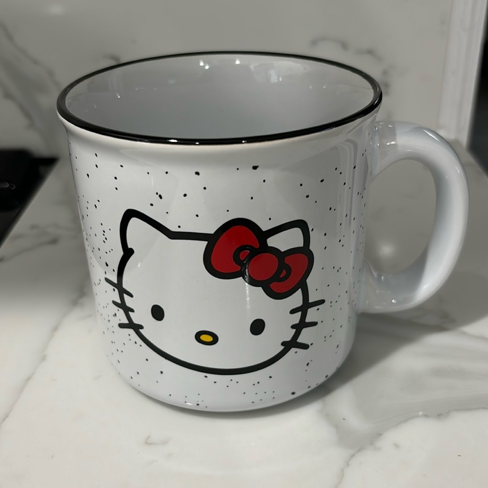 Sanrio hello kitty 20 ounce oz mug cute kitten